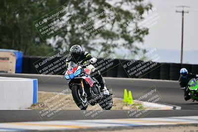 media/Apr-18-2025-TrackDaz (Fri) [[45f5874c44]]/B Group/Session 4 (Turn 6 - Outside)/